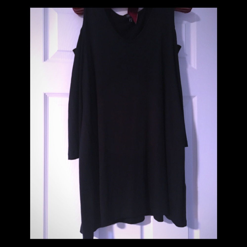 EUC cold-shoulder tunic-M